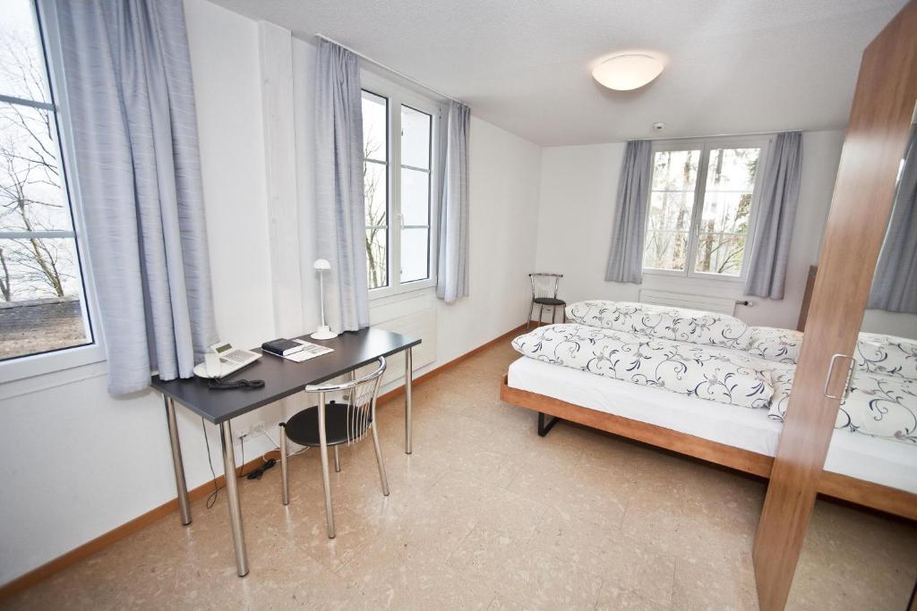 Bienenberg - Das Genusshotel Im Gruenen - Liestal Room photo